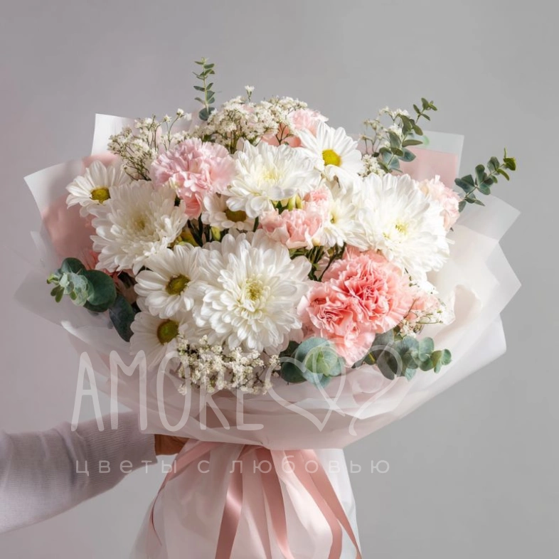 Букет с гвоздиками &laquo;Праздничное настроение&raquo;