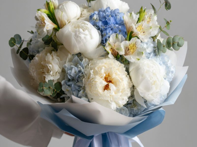 Букет с пионами «Дыхание облаков»