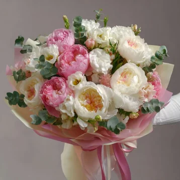 Букет с пионами «Зефирная фантазия»