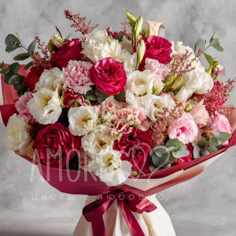 Букет с эустомами &laquo;Ароматный штрих&raquo;