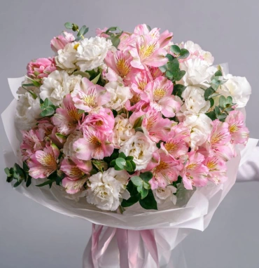 Букет с эустомами «Чистое вдохновение»