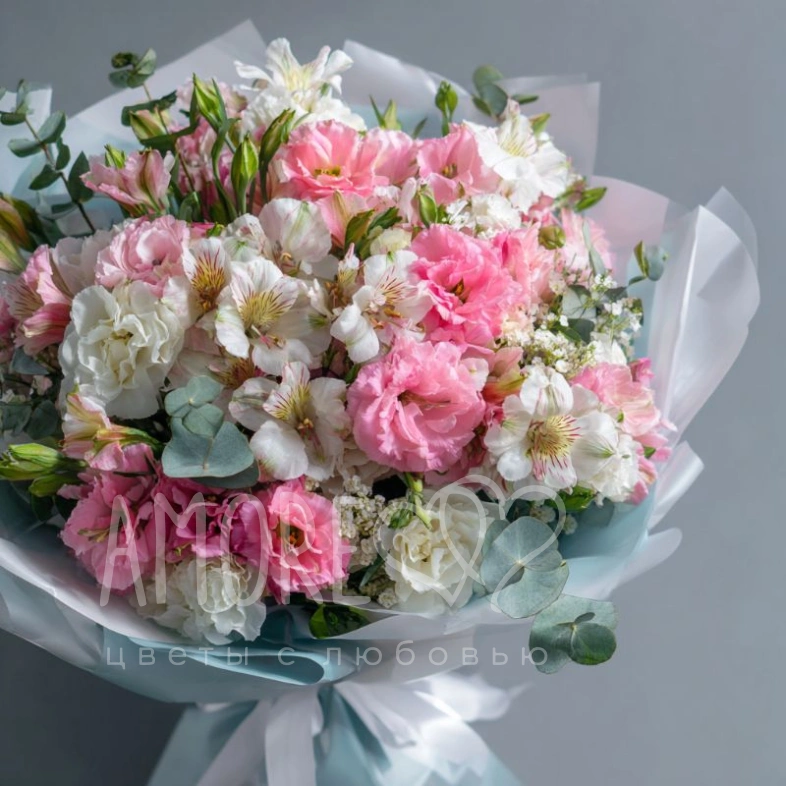 Букет с эустомами &laquo;Утренний бриз&raquo;